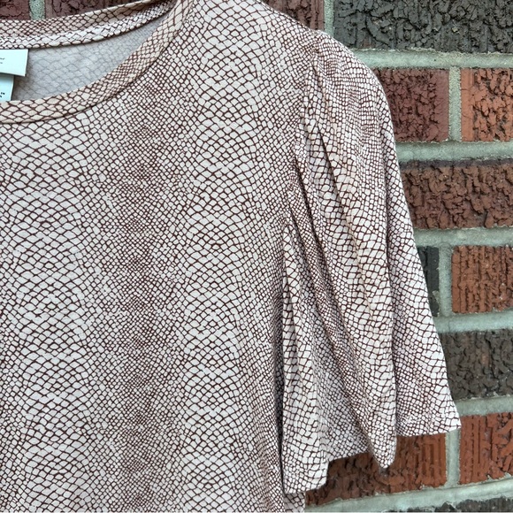 A New Day Cream and Burgundy Snakeskin Pattern Flounce Sleeve Short Sleeve Top - Picture 3 of 3